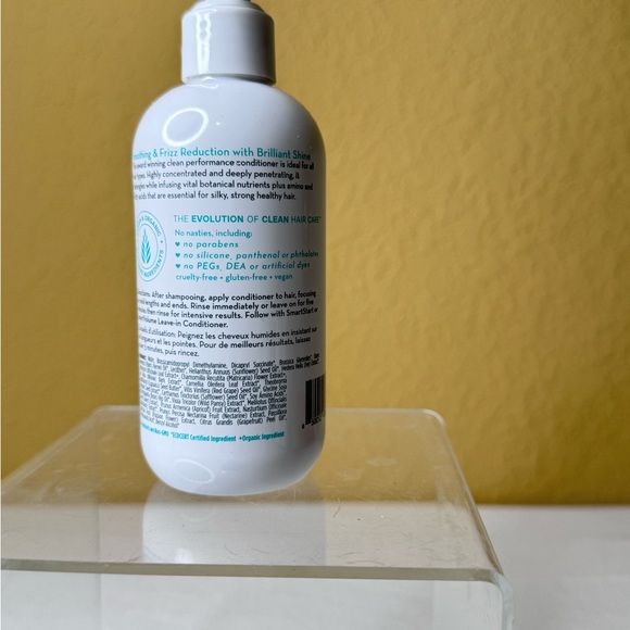 EVOLVh UltraShine Moisture Conditioner for All Hair Types, 8.5 oz. - Picture 2 of 2